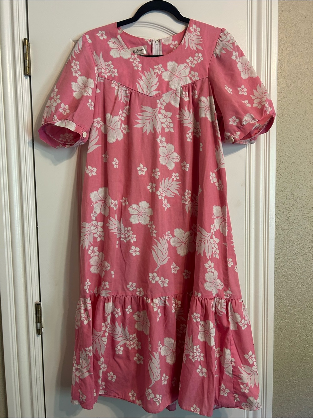 Hawaiian Helena’s Pink Floral Puff-Sleeve Tiered Dress